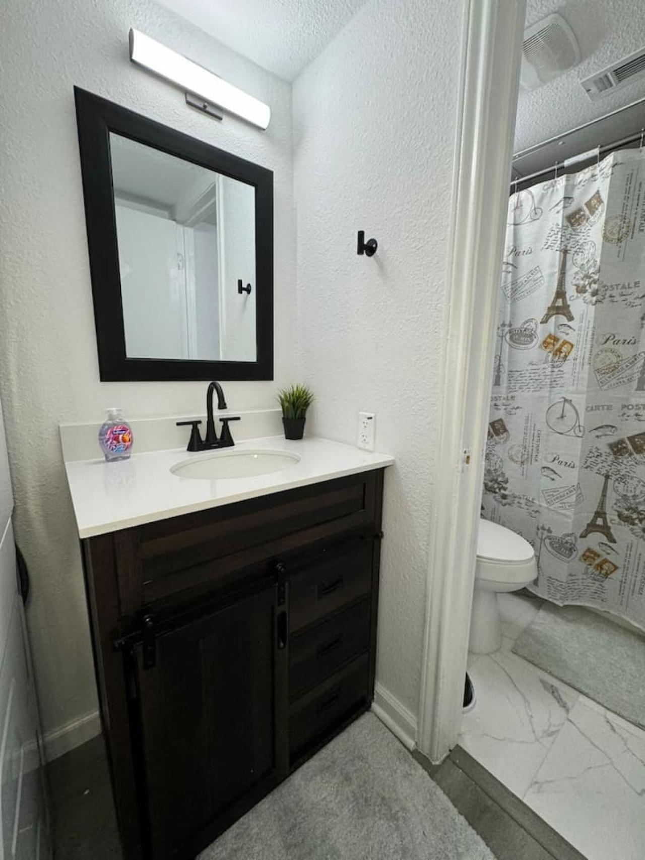 The Penthouse Luxe Gem 3bed 2bath Apartment